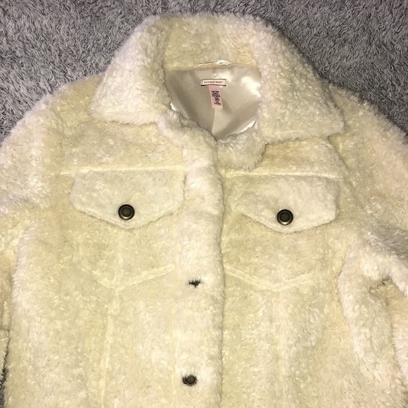NWOT Victoria's Secret Sherpa Denim Style Jacket Size Small - Picture 4 of 11